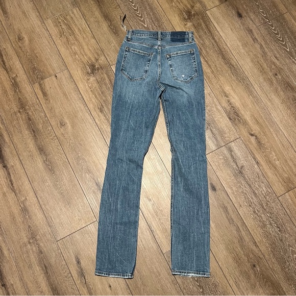 NWT Abercrombie 90s Slim Straight Ultra High Rise Curve Love - 26 Long - Picture 3 of 3